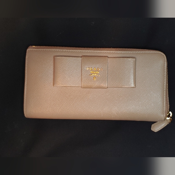 Prada Long Leather Wallet with Gold Hardware - Picture 3 of 16